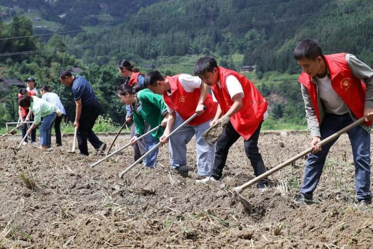 In foreigners’ eyes: What galvanizes young people in a changing China