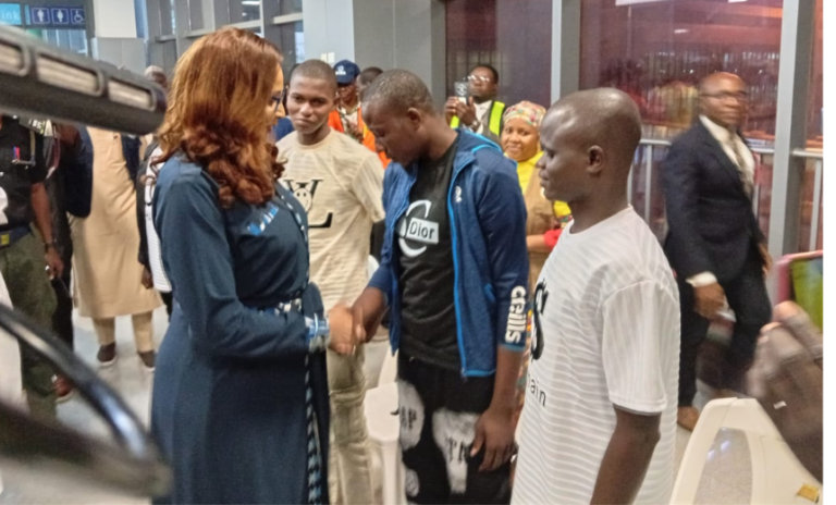 Minister, Ojukwu receives five Nigerian returnees from Cote D’Voire prison